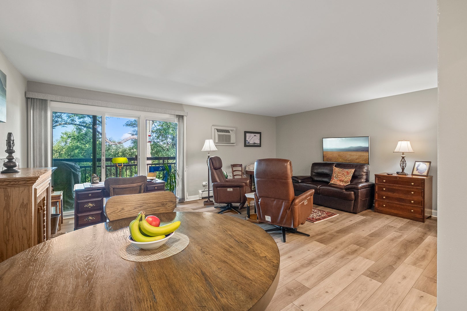 3913 Saratoga Avenue, #G-204, Downers Grove, IL 60515 Dining area