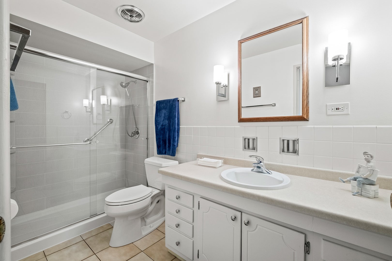 3913 Saratoga Avenue, #G-204, Downers Grove, IL 60515 3913 Saratoga Avenue, #G-204, Downers Grove, IL 60515