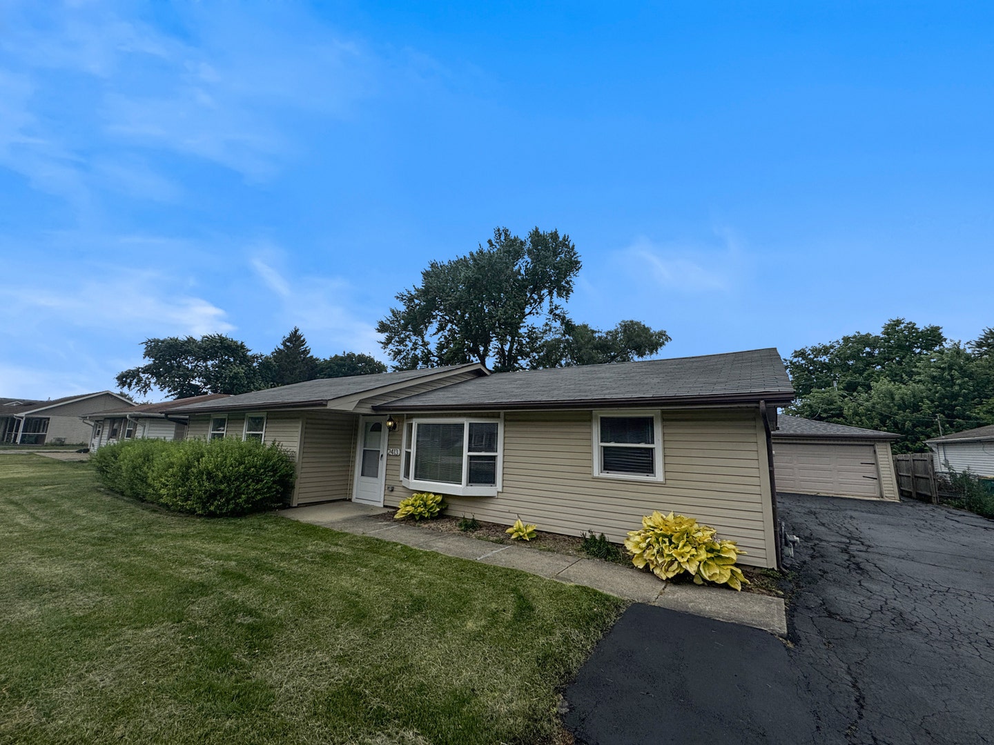 2413 Meridian Drive, Joliet, IL 60431 2413 Meridian Drive, Joliet, IL 60431