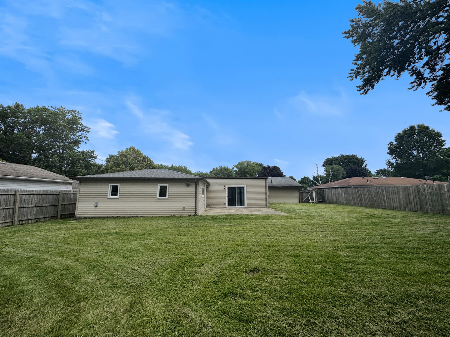 2413 Meridian Drive, Joliet, IL 60431 2413 Meridian Drive, Joliet, IL 60431