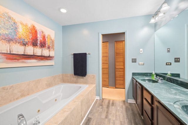 41W580 Rohrsen Road, Elgin, IL 60124 41W580 Rohrsen Road, Elgin, IL 60124