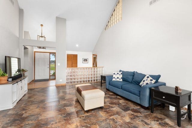 41W580 Rohrsen Road, Elgin, IL 60124 41W580 Rohrsen Road, Elgin, IL 60124
