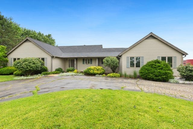 41W580 Rohrsen Road, Elgin, IL 60124 41W580 Rohrsen Road, Elgin, IL 60124
