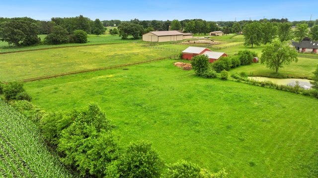 41W580 Rohrsen Road, Elgin, IL 60124 41W580 Rohrsen Road, Elgin, IL 60124