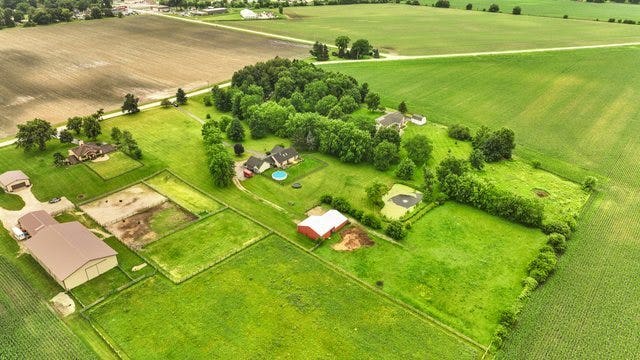 41W580 Rohrsen Road, Elgin, IL 60124 41W580 Rohrsen Road, Elgin, IL 60124