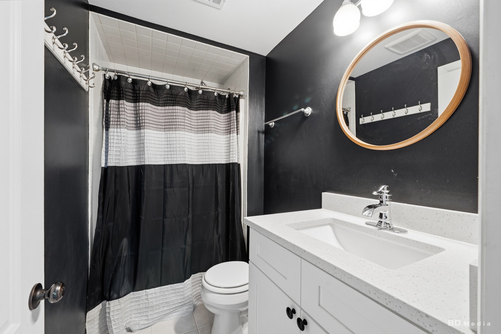 12 Old Tamarack Lane, Orland Park, IL 60462 12 Old Tamarack Lane, Orland Park, IL 60462