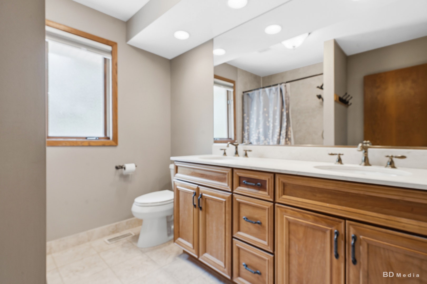 12 Old Tamarack Lane, Orland Park, IL 60462 12 Old Tamarack Lane, Orland Park, IL 60462