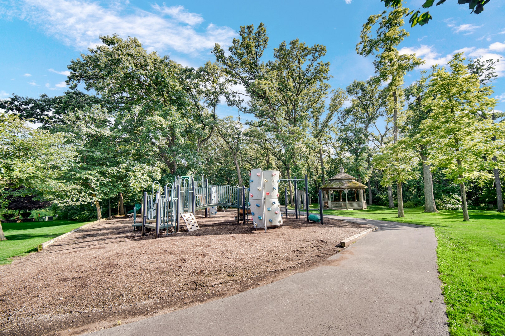 21459 Brittany Drive, Frankfort, IL 60423 21459 Brittany Drive, Frankfort, IL 60423