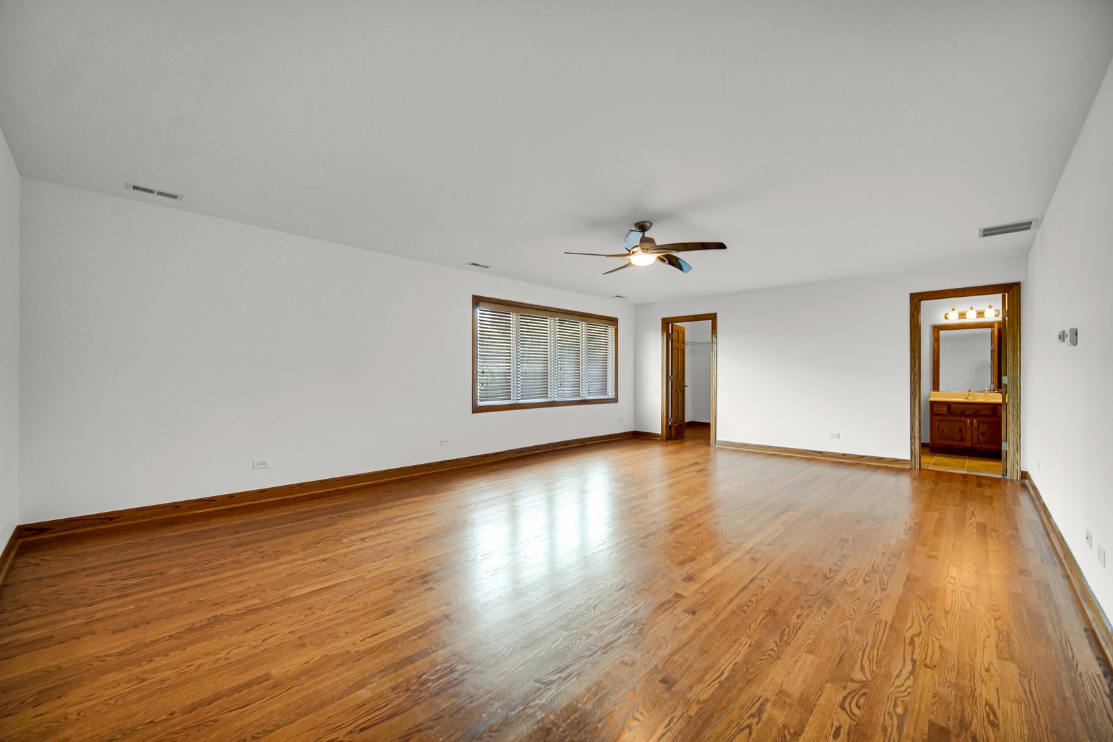21459 Brittany Drive, Frankfort, IL 60423 21459 Brittany Drive, Frankfort, IL 60423