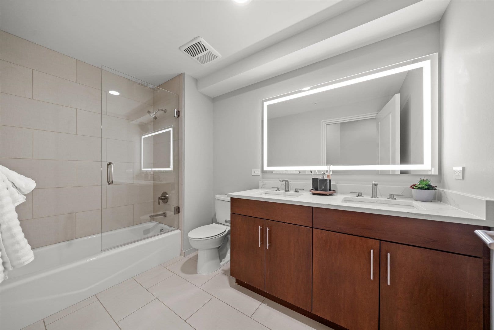 850 N Lake Shore Drive, #707, Chicago, IL 60611 **Photo is of a different model residence, represe