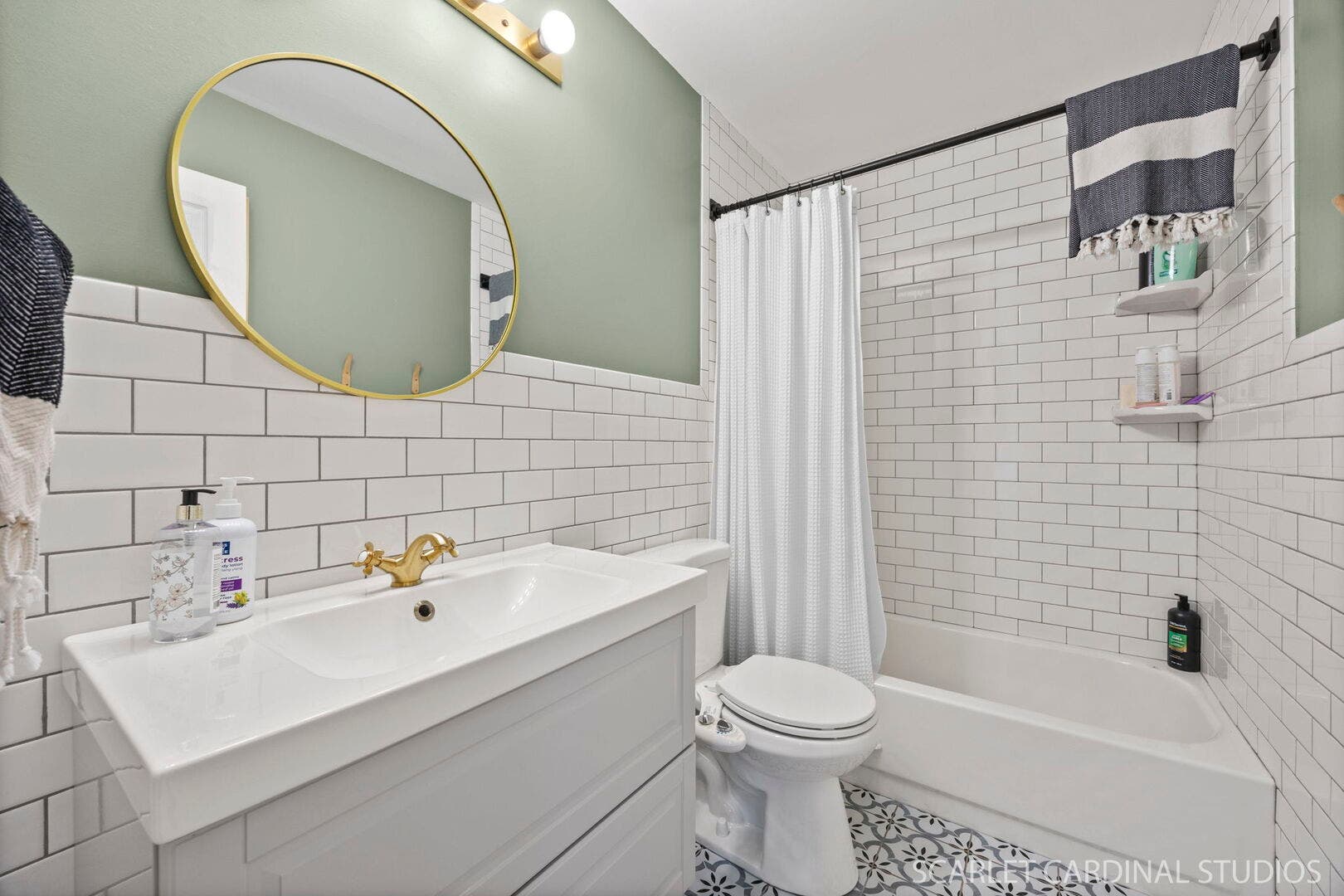 2000 Banks Drive, Elgin, IL 60123 2000 Banks Drive, Elgin, IL 60123