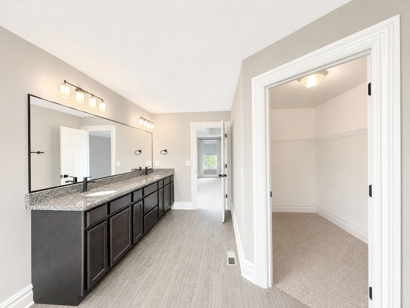 13070 Waterford Drive, Lemont, IL 60439 .