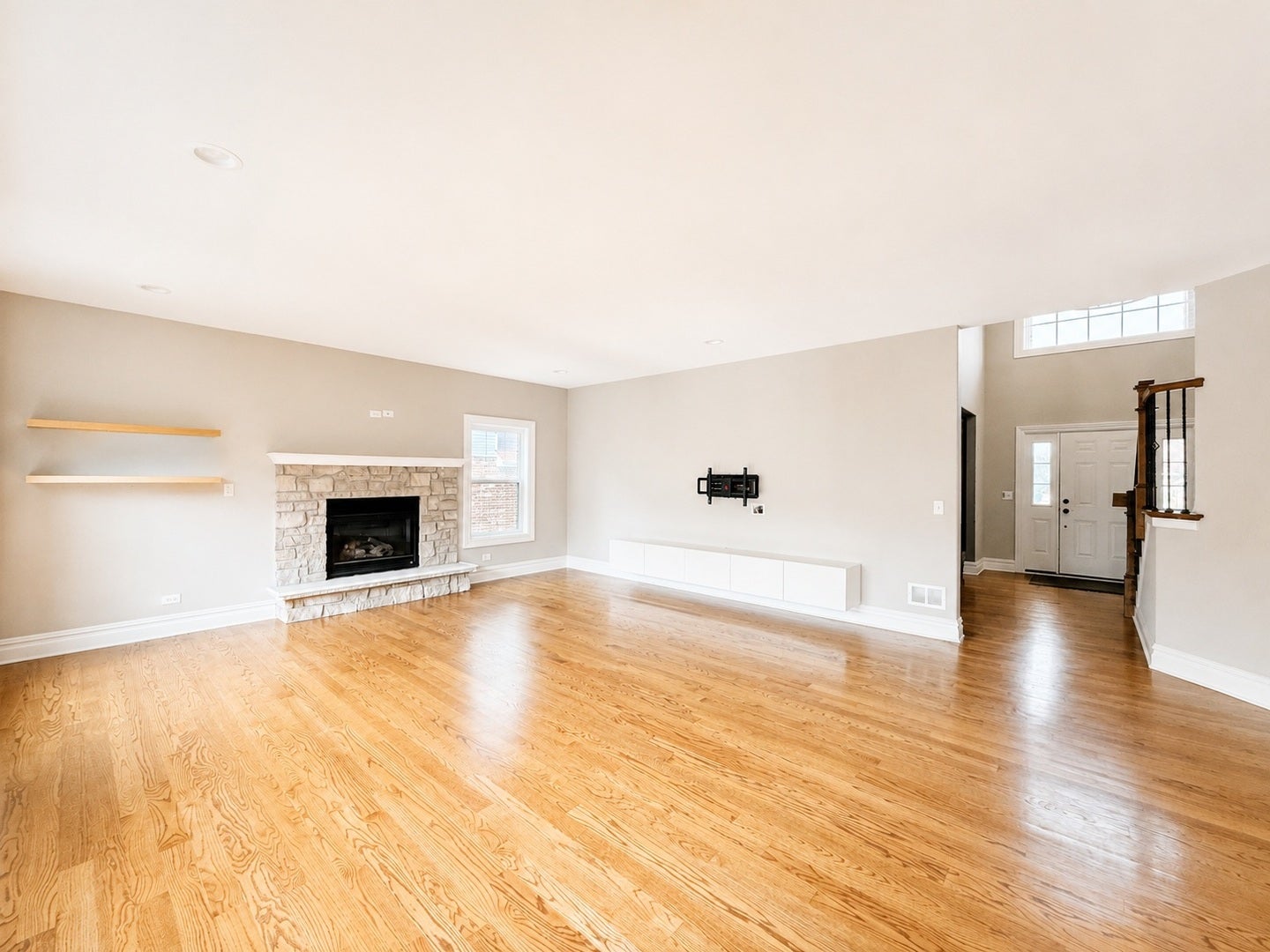 13070 Waterford Drive, Lemont, IL 60439 13070 Waterford Drive, Lemont, IL 60439