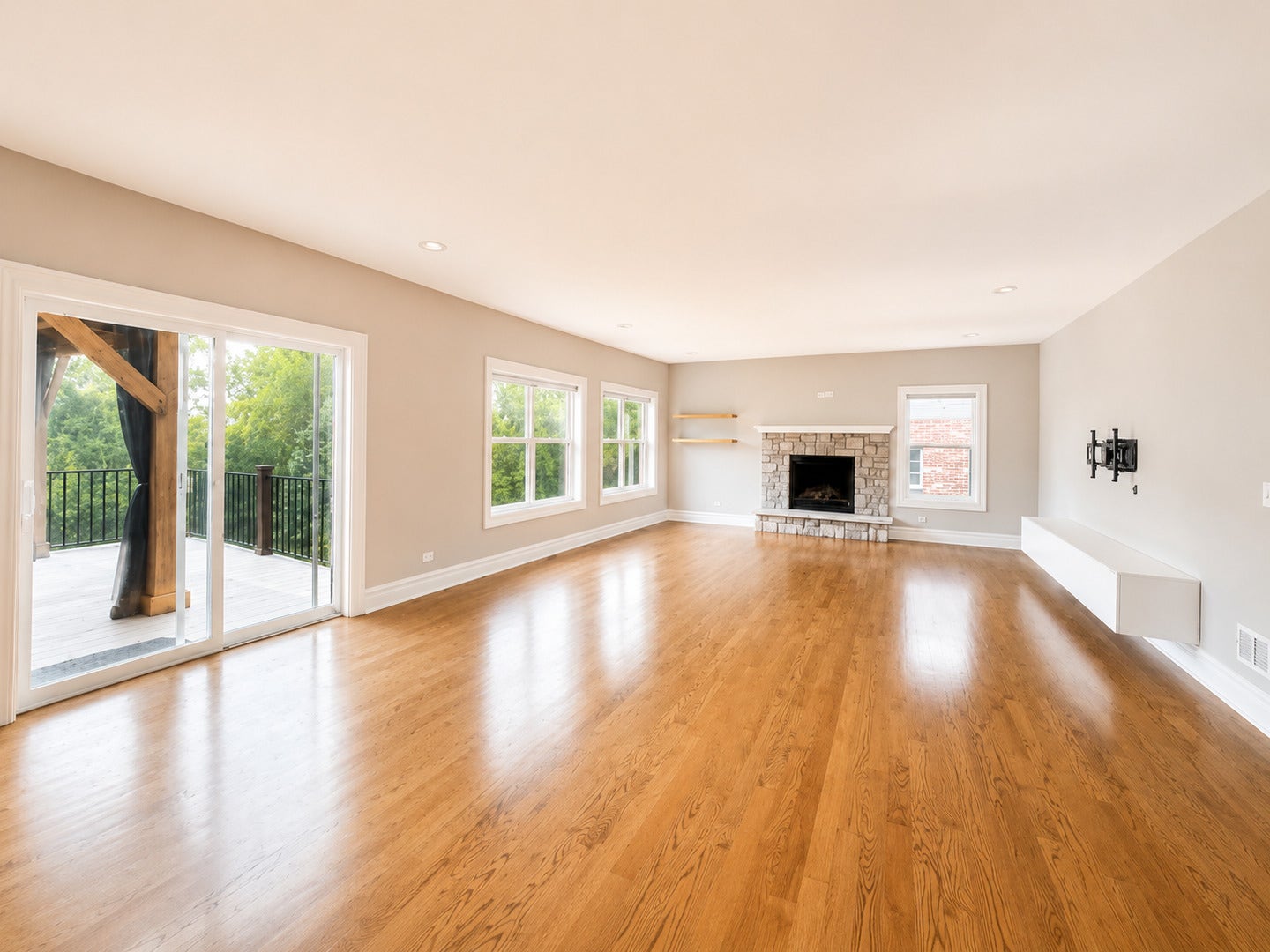 13070 Waterford Drive, Lemont, IL 60439 13070 Waterford Drive, Lemont, IL 60439