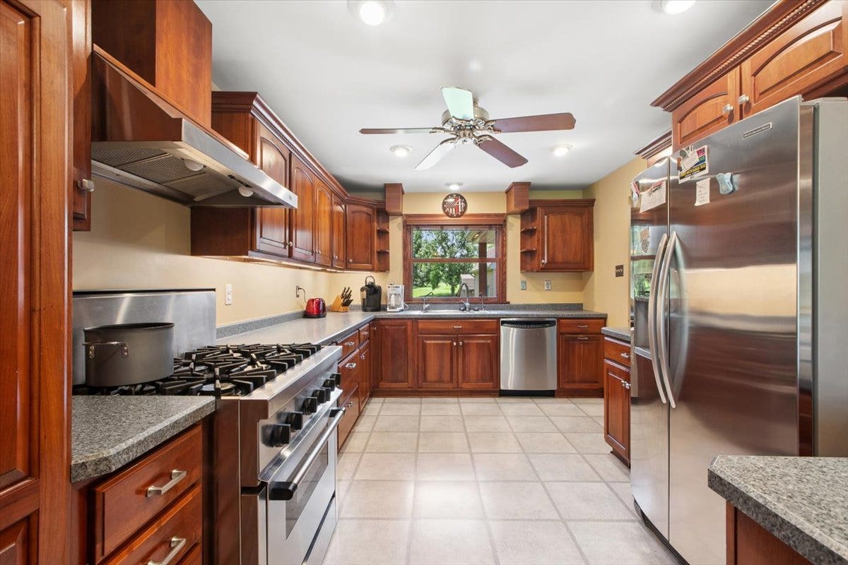 1219 121st Street, Lemont, IL 60439 1219 121st Street, Lemont, IL 60439