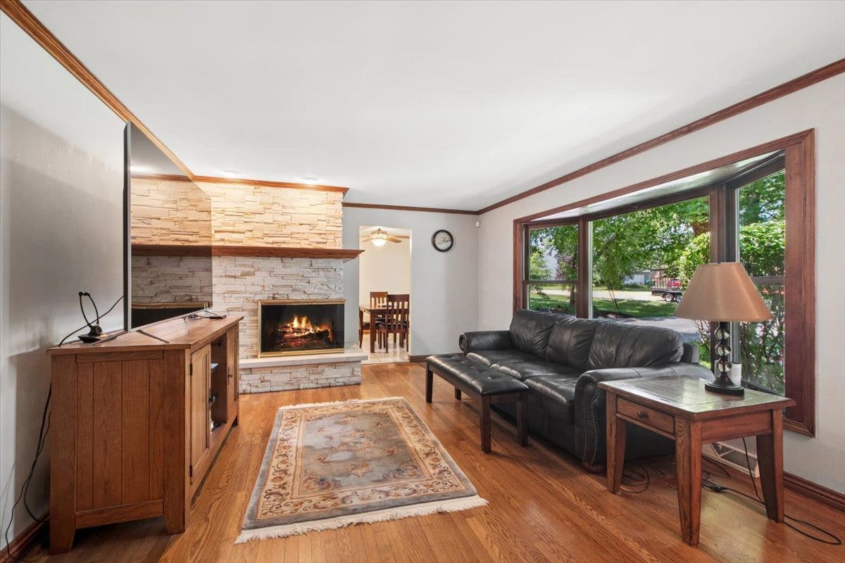 1219 121st Street, Lemont, IL 60439 1219 121st Street, Lemont, IL 60439
