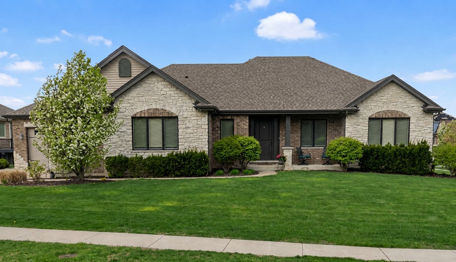 Property photo for 1725 Beazley Drive, New Lenox, IL