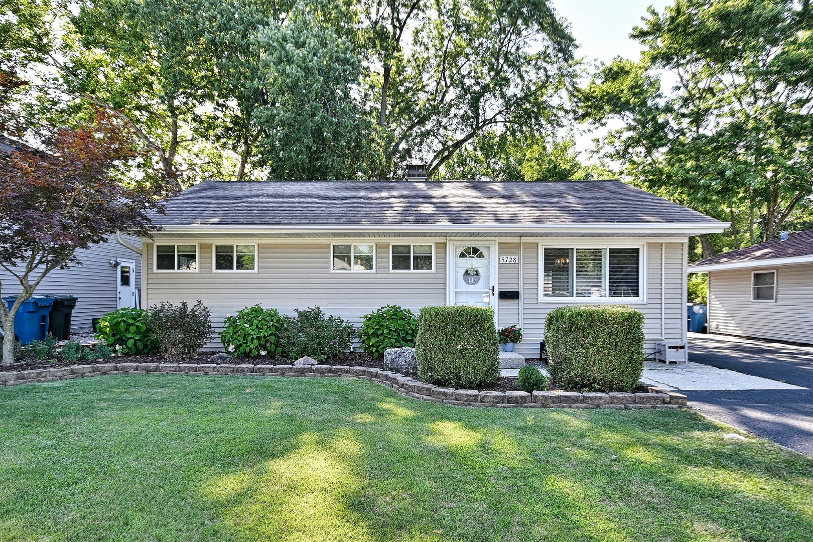5728 Plymouth Avenue, Downers Grove, IL 60516 5728 Plymouth Avenue, Downers Grove, IL 60516