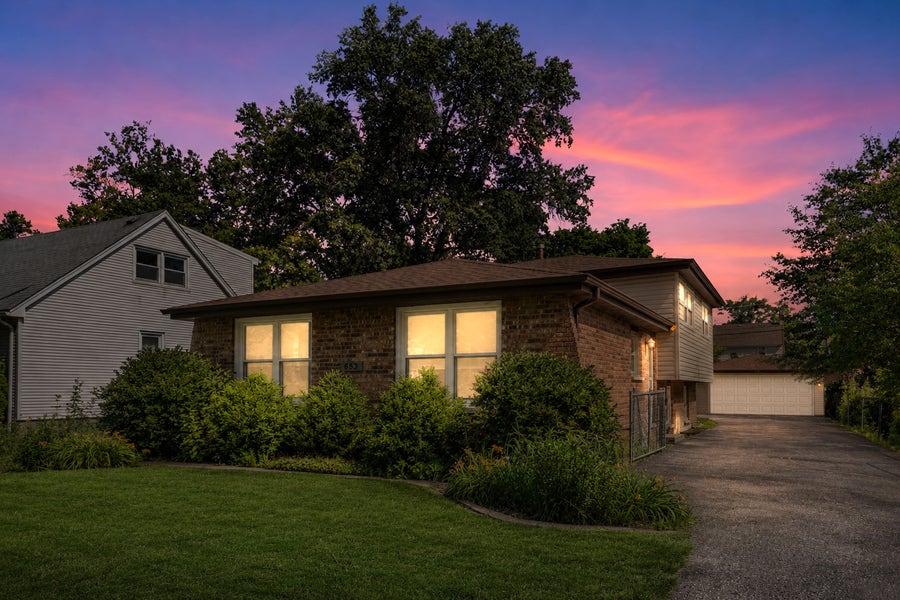 Property photo for 653 Jefferson Street, Crete, IL