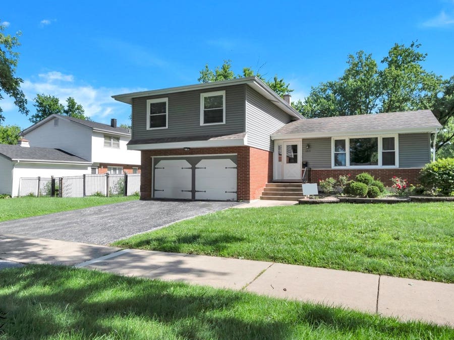 Property photo for 1215 187th Street, Homewood, IL
