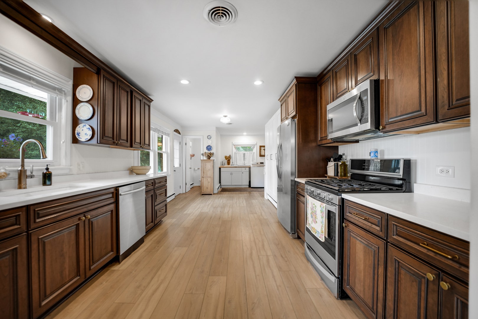 16441 Beverly Avenue, Tinley Park, IL 60477 16441 Beverly Avenue, Tinley Park, IL 60477