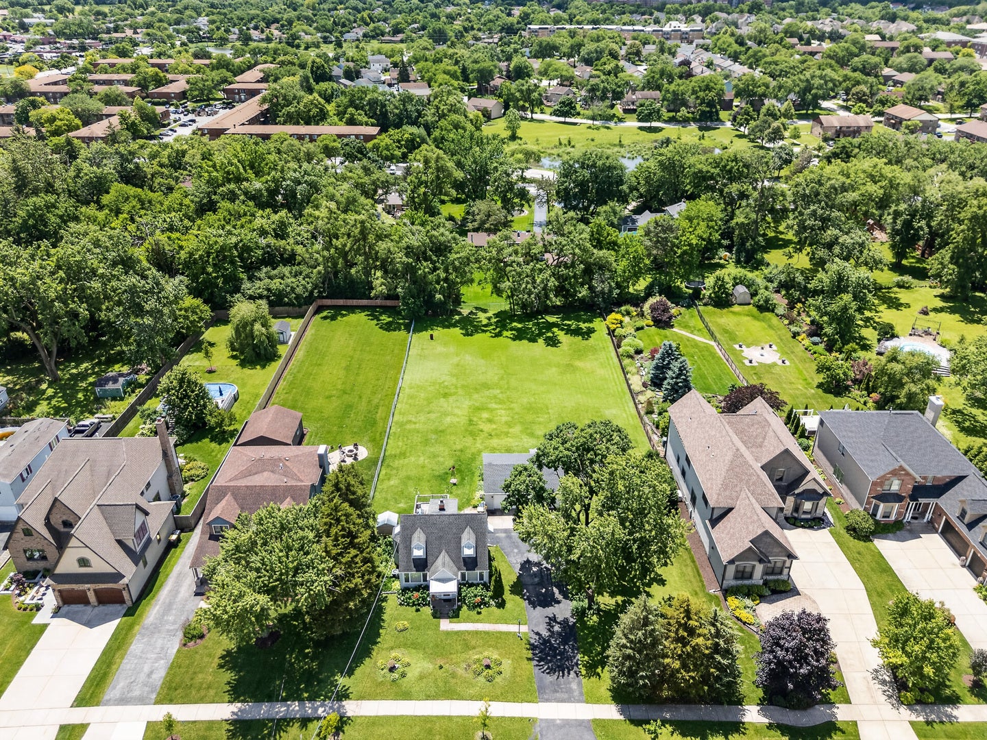115 60th Street, Downers Grove, IL 60516