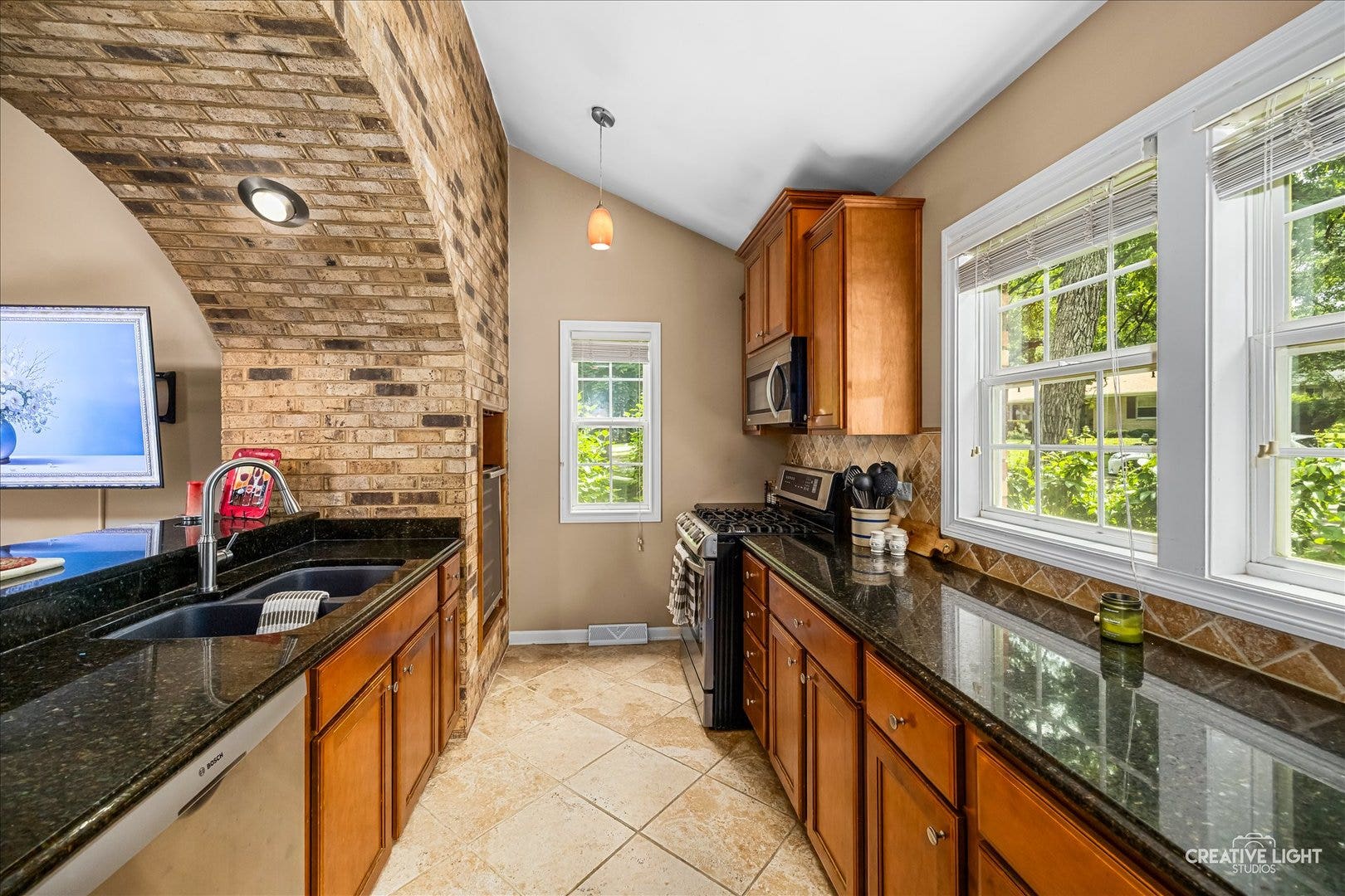 2202 COUNTRY KNOLL Lane, Elgin, IL 60123