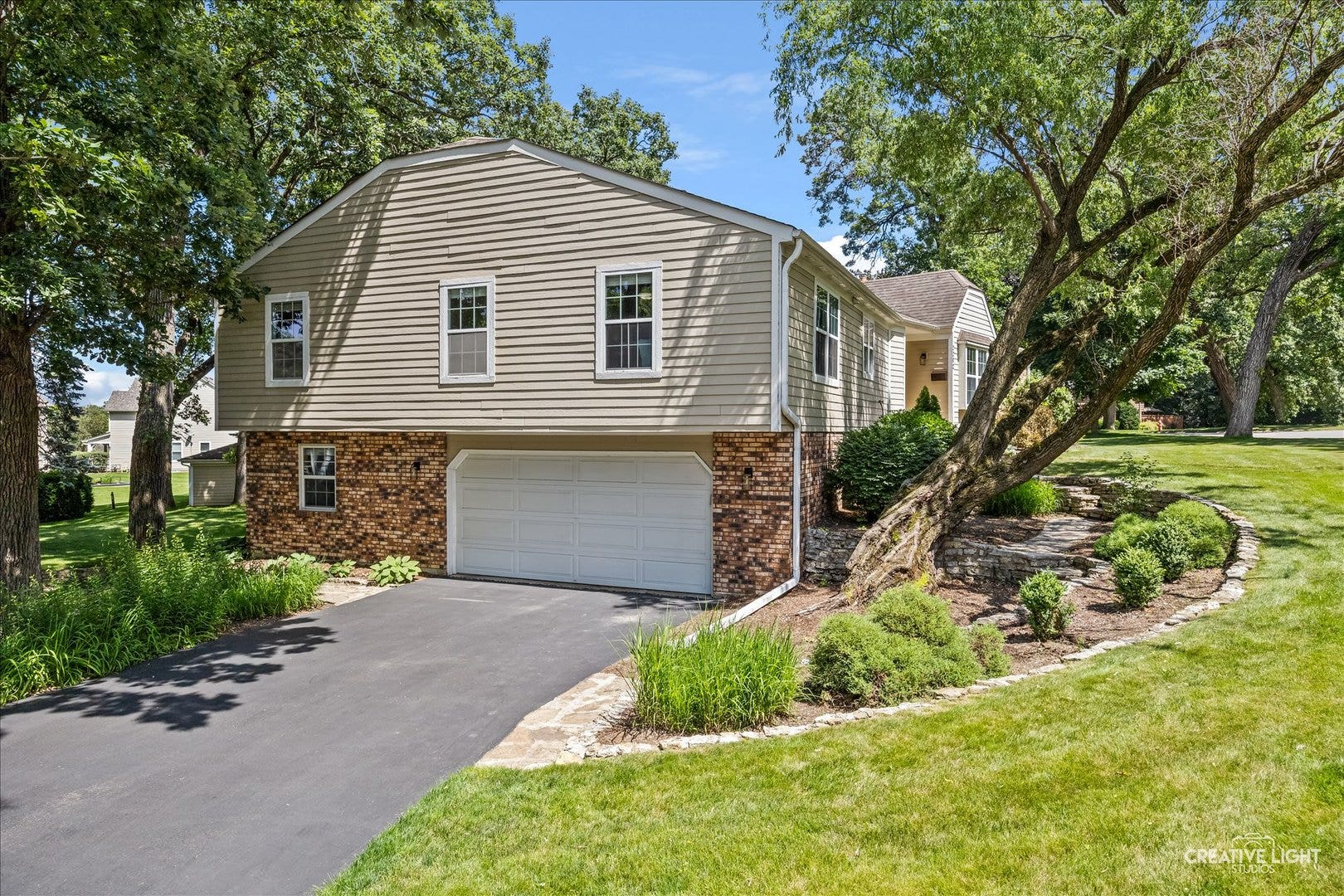 2202 COUNTRY KNOLL Lane, Elgin, IL 60123