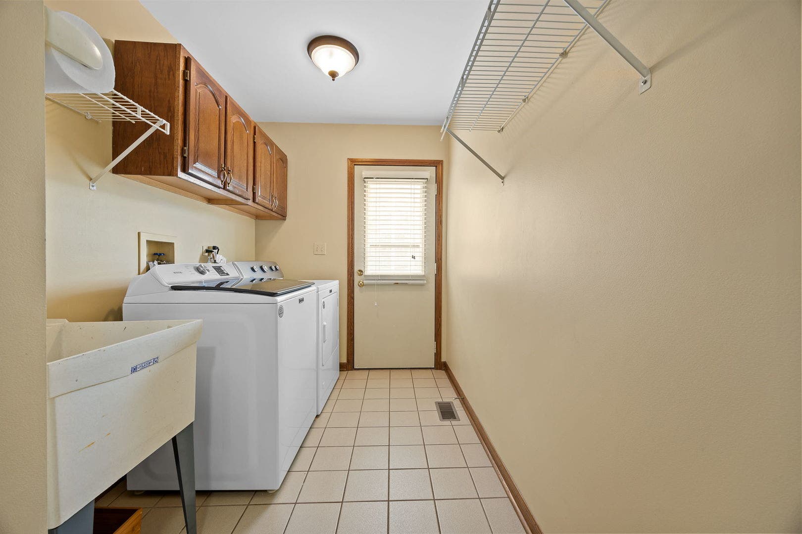 3925 Biltmore Road, Downers Grove, IL 60515 3925 Biltmore Road, Downers Grove, IL 60515