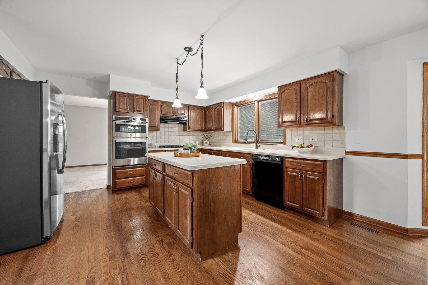 3925 Biltmore Road, Downers Grove, IL 60515 3925 Biltmore Road, Downers Grove, IL 60515