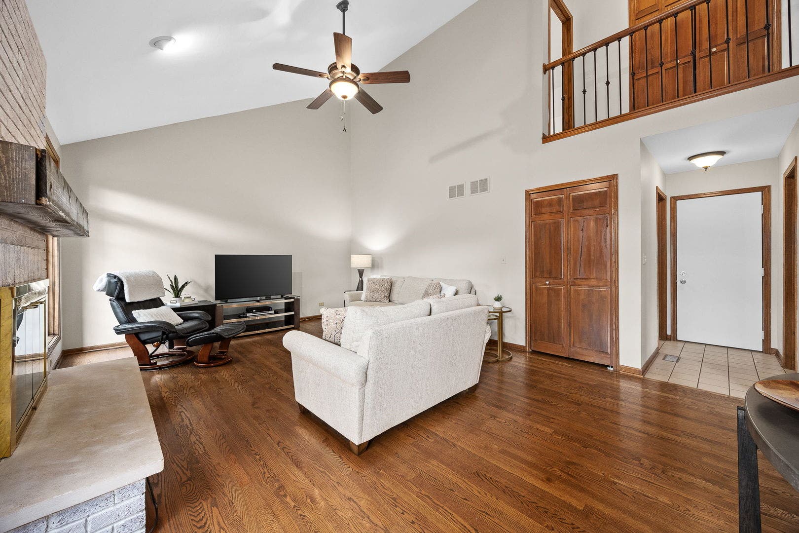 3925 Biltmore Road, Downers Grove, IL 60515 3925 Biltmore Road, Downers Grove, IL 60515
