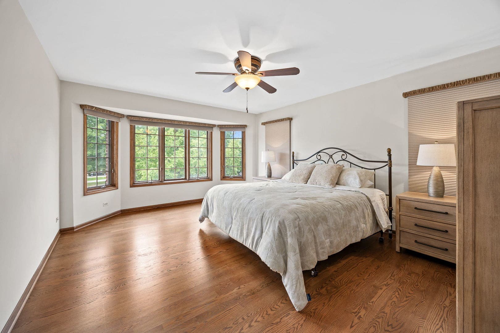3925 Biltmore Road, Downers Grove, IL 60515 3925 Biltmore Road, Downers Grove, IL 60515