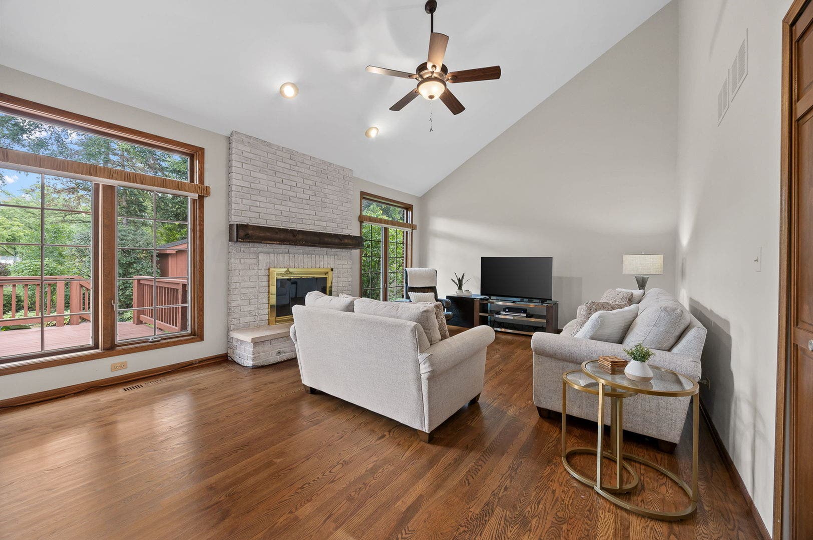 3925 Biltmore Road, Downers Grove, IL 60515 3925 Biltmore Road, Downers Grove, IL 60515