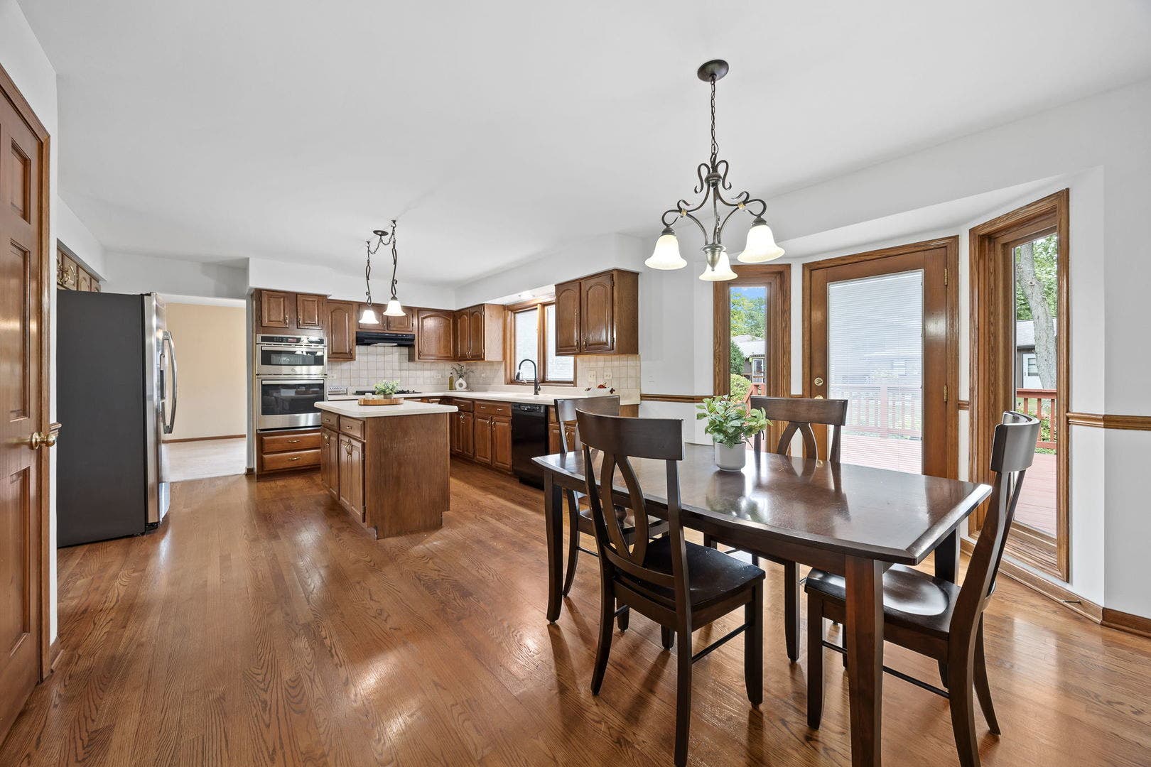 3925 Biltmore Road, Downers Grove, IL 60515 3925 Biltmore Road, Downers Grove, IL 60515