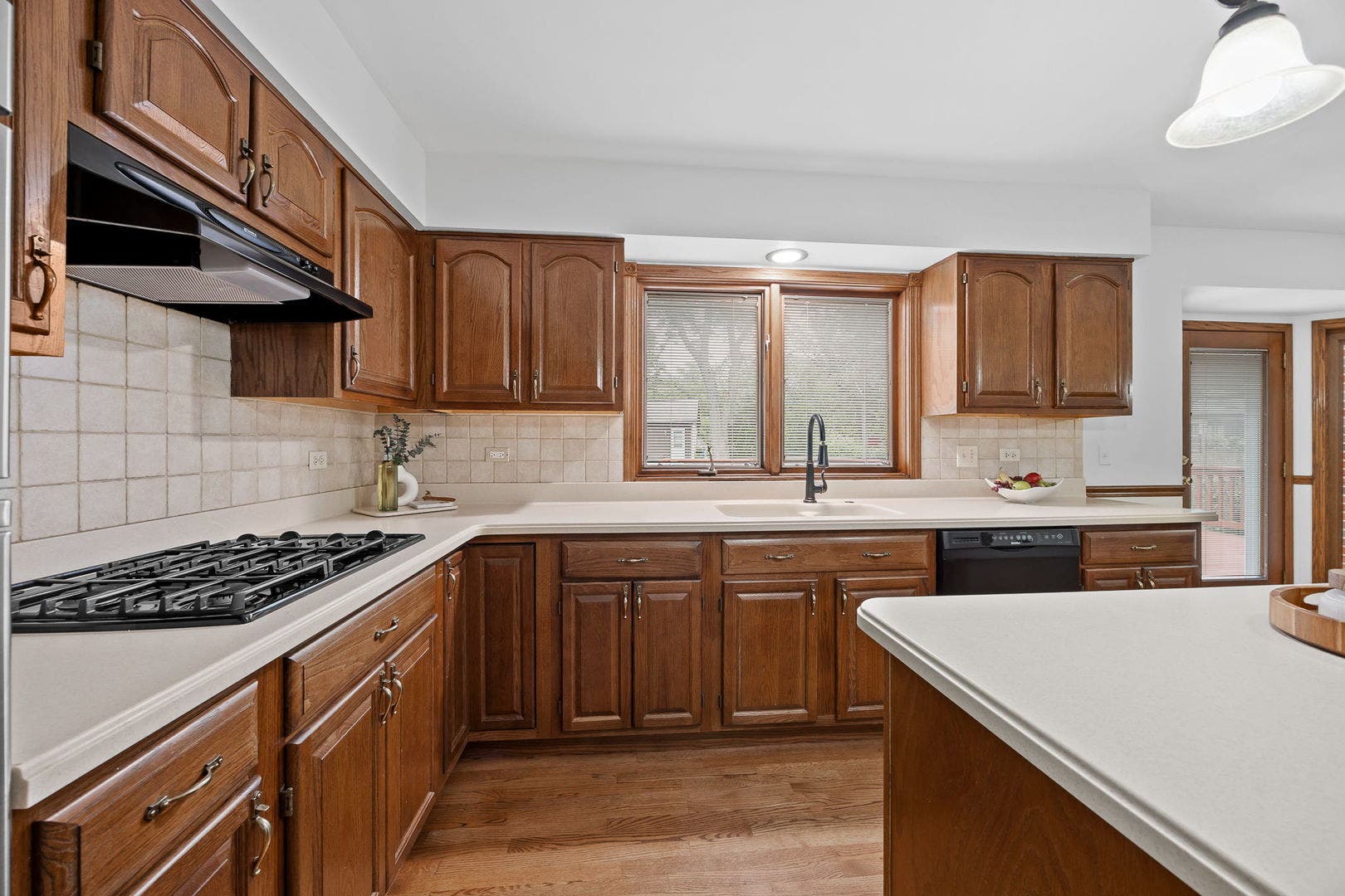 3925 Biltmore Road, Downers Grove, IL 60515 3925 Biltmore Road, Downers Grove, IL 60515