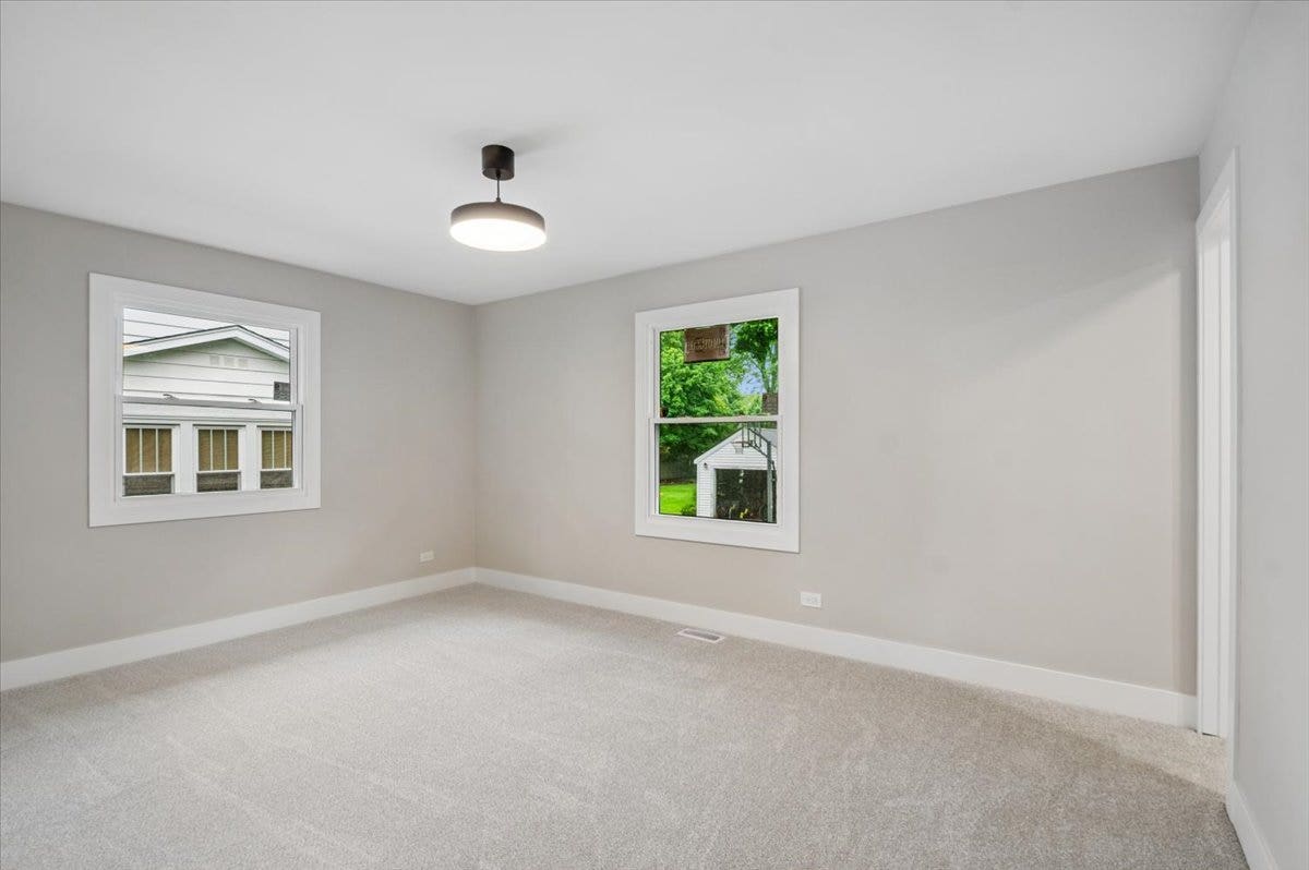 5624 Dunham Road, Downers Grove, IL 60516 5624 Dunham Road, Downers Grove, IL 60516