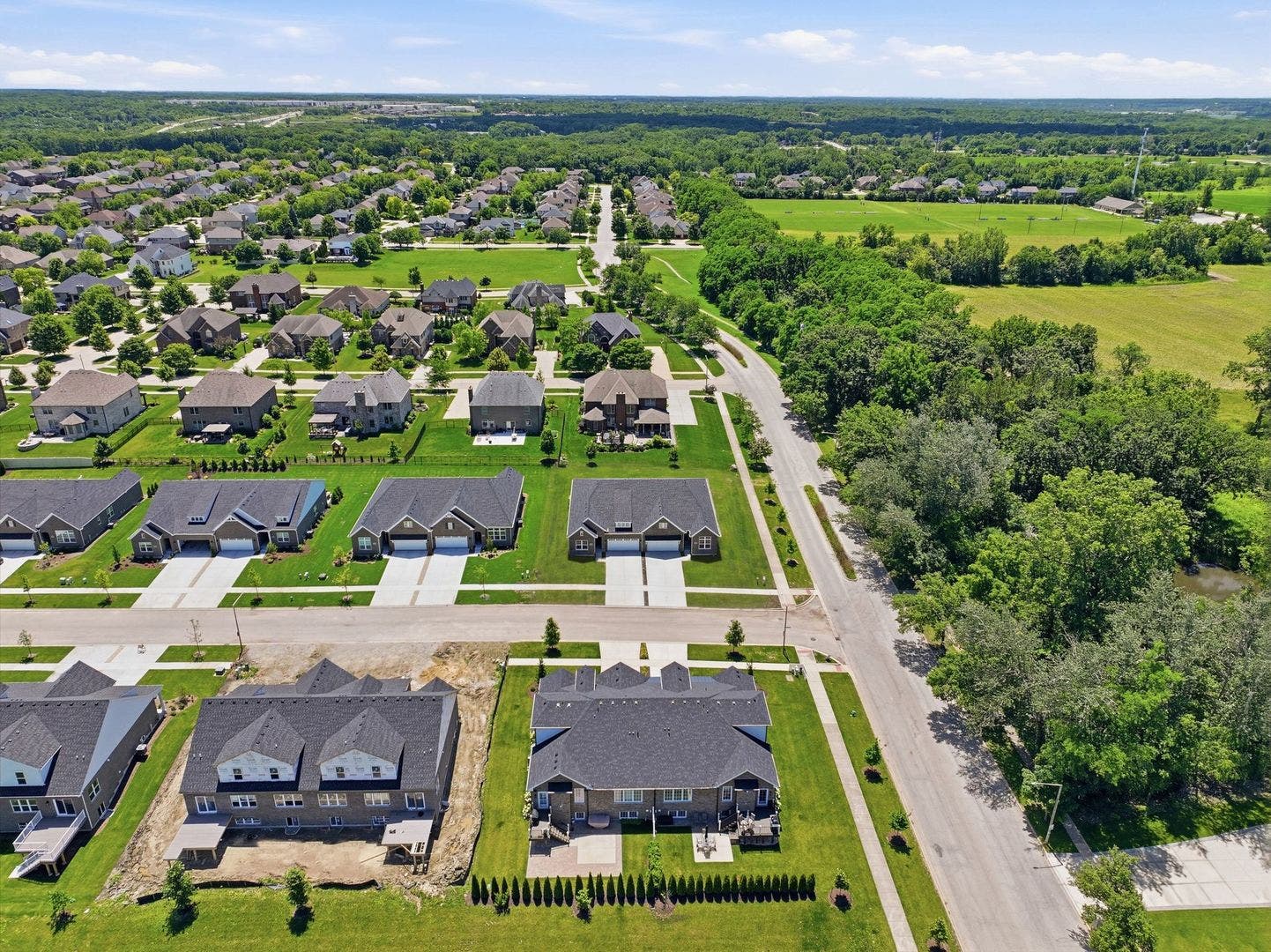 16590 Kayla Drive, Lemont, IL 60439 16590 Kayla Drive, Lemont, IL 60439