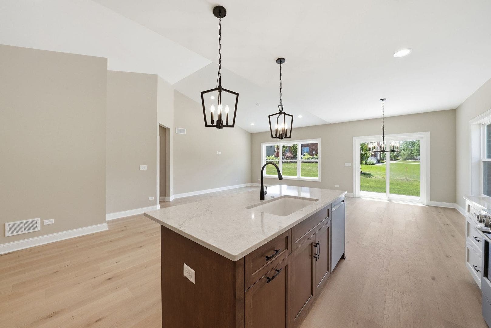 16590 Kayla Drive, Lemont, IL 60439 16590 Kayla Drive, Lemont, IL 60439