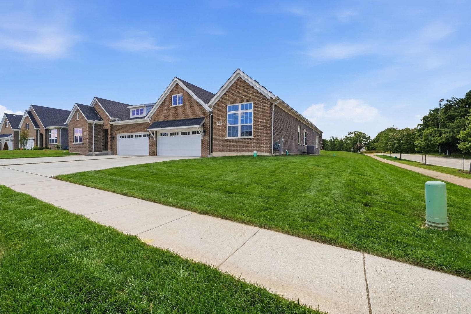 16590 Kayla Drive, Lemont, IL 60439 16590 Kayla Drive, Lemont, IL 60439