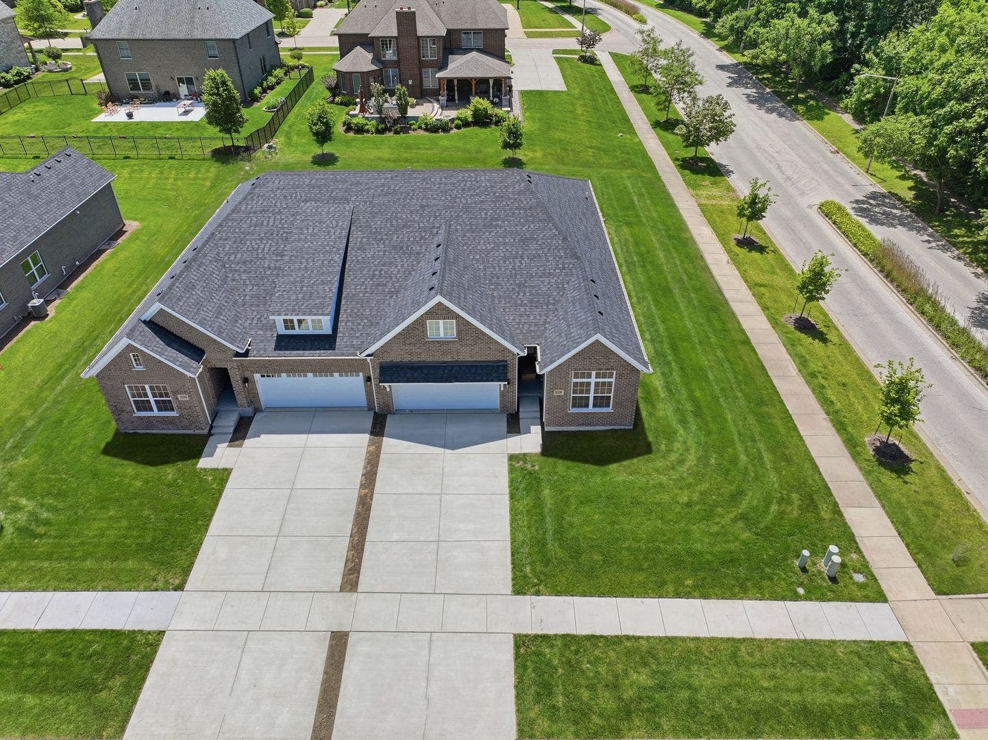 16590 Kayla Drive, Lemont, IL 60439 16590 Kayla Drive, Lemont, IL 60439