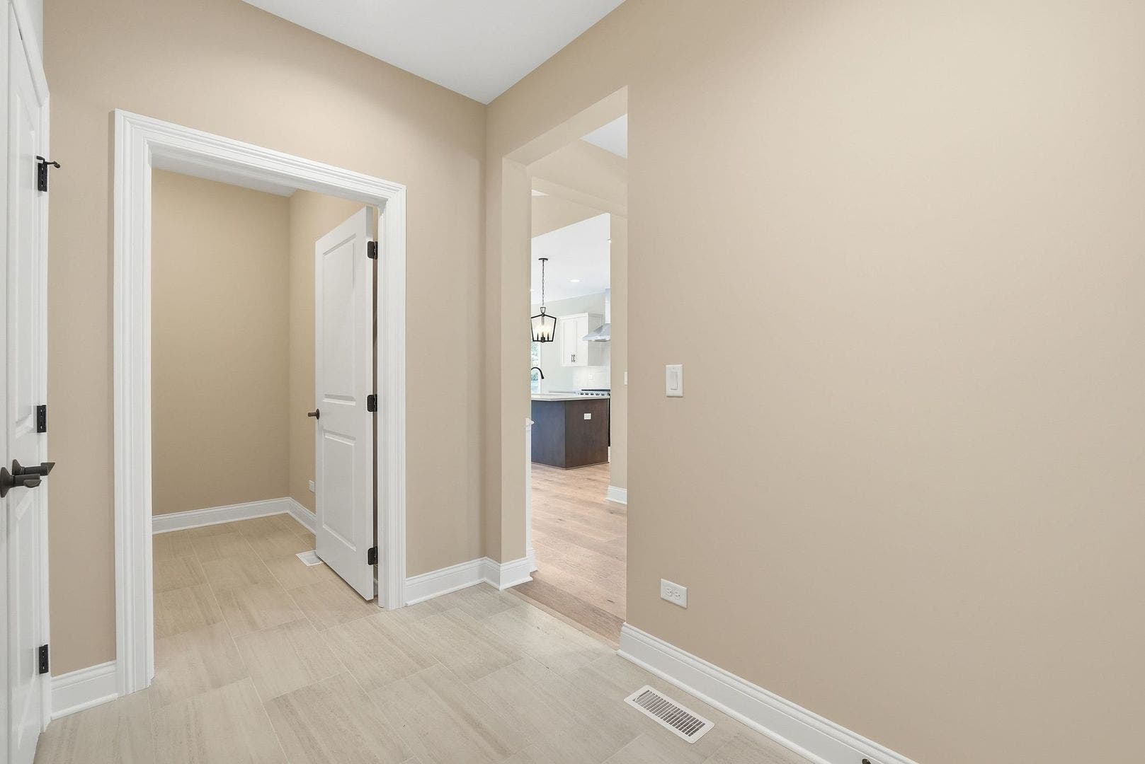 16590 Kayla Drive, Lemont, IL 60439 16590 Kayla Drive, Lemont, IL 60439