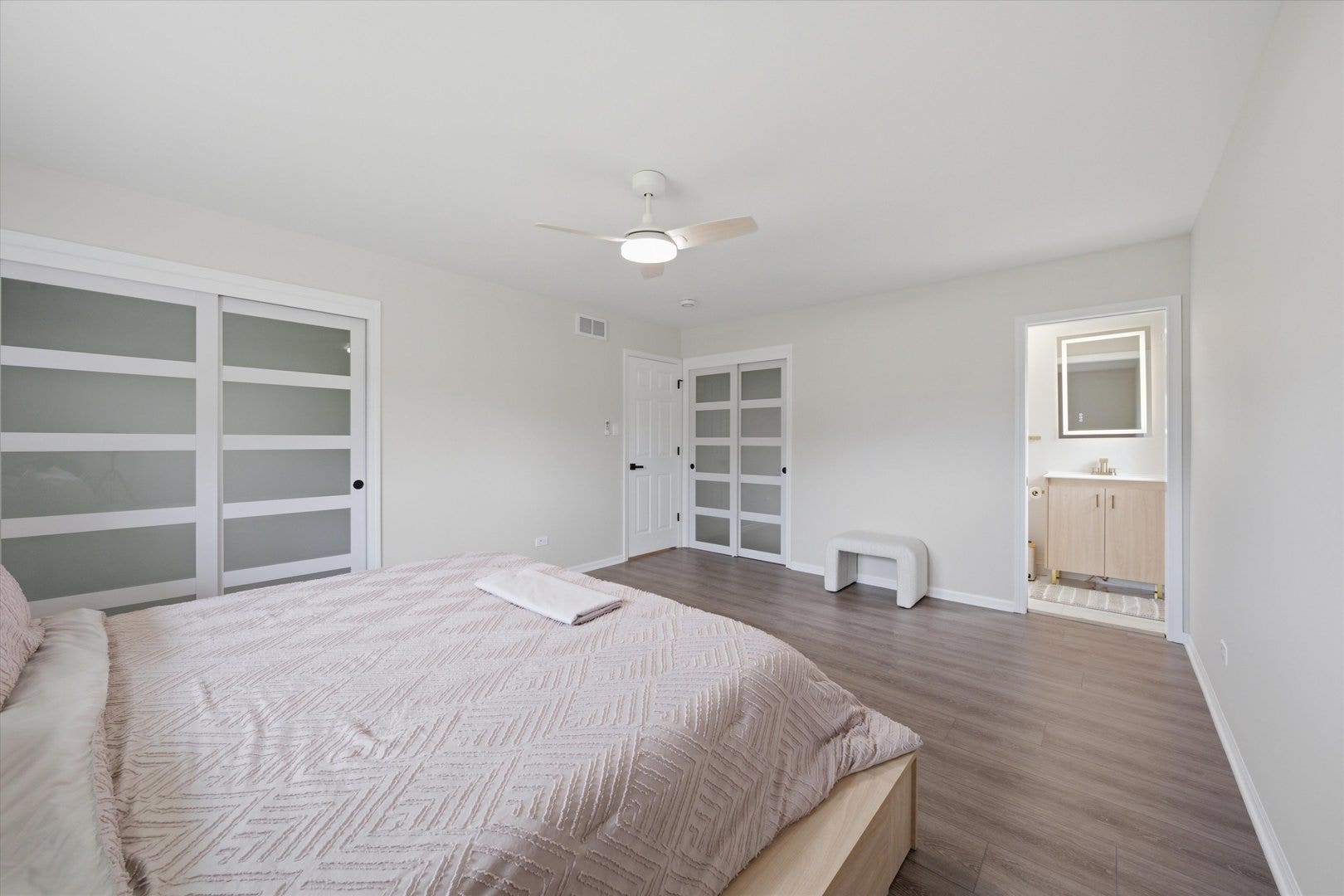 7618 W 157th Street, Orland Park, IL 60462