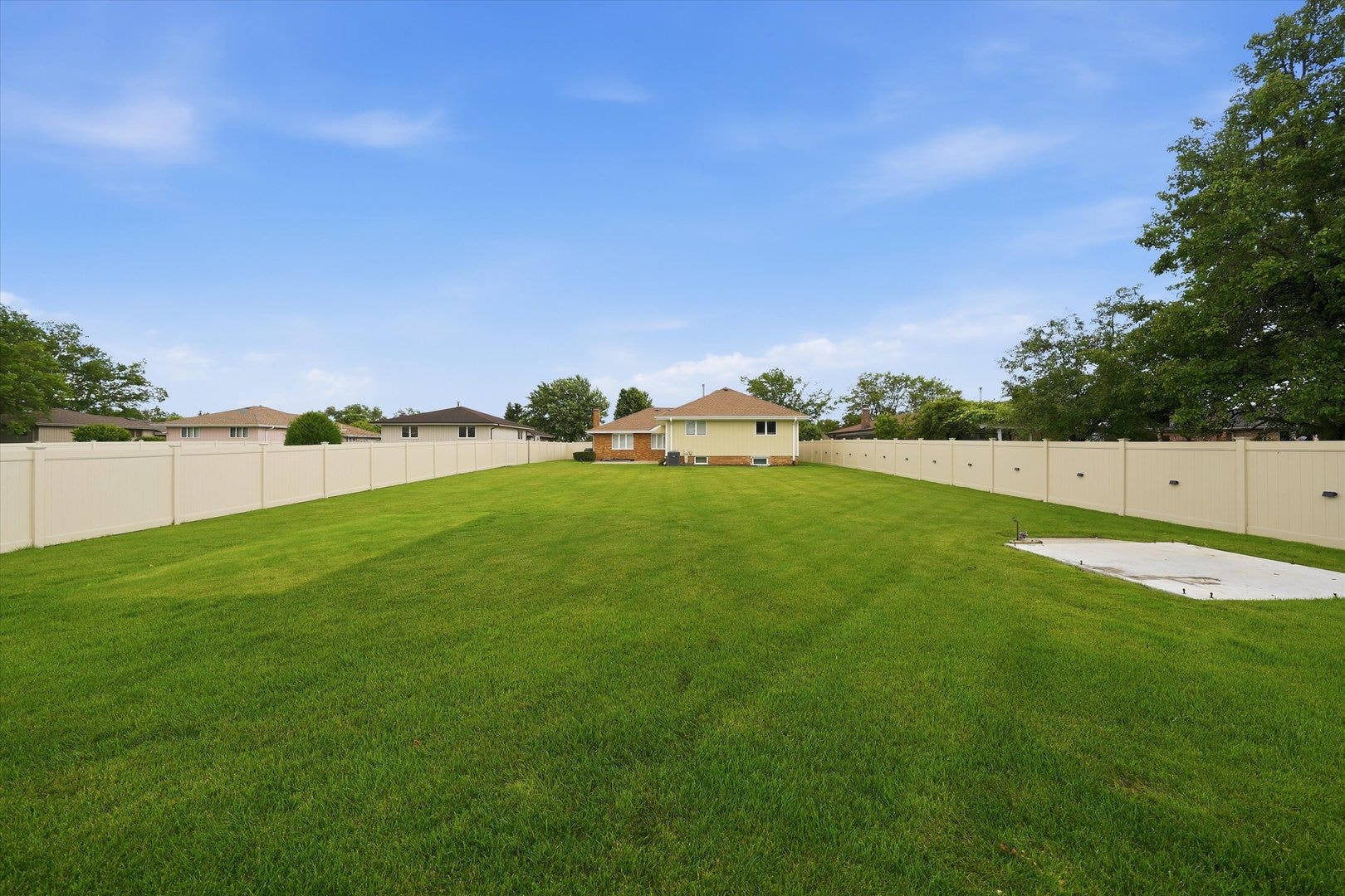 7618 W 157th Street, Orland Park, IL 60462