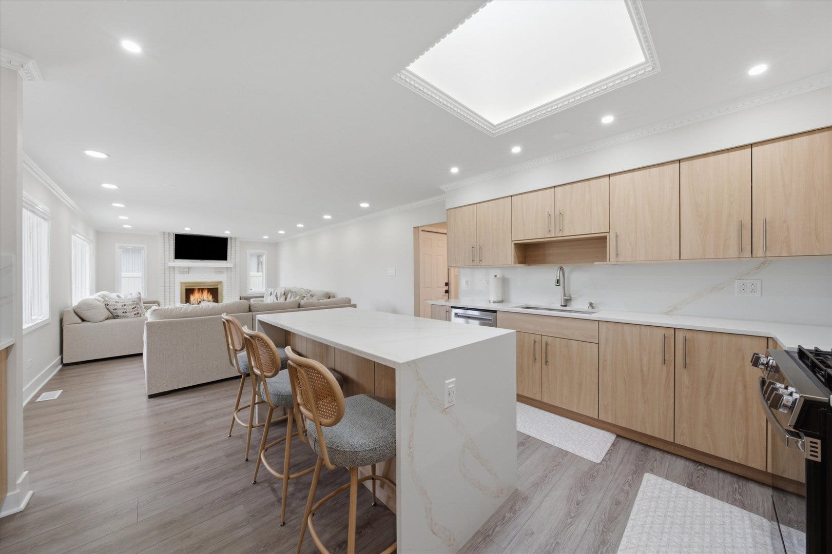 7618 W 157th Street, Orland Park, IL 60462