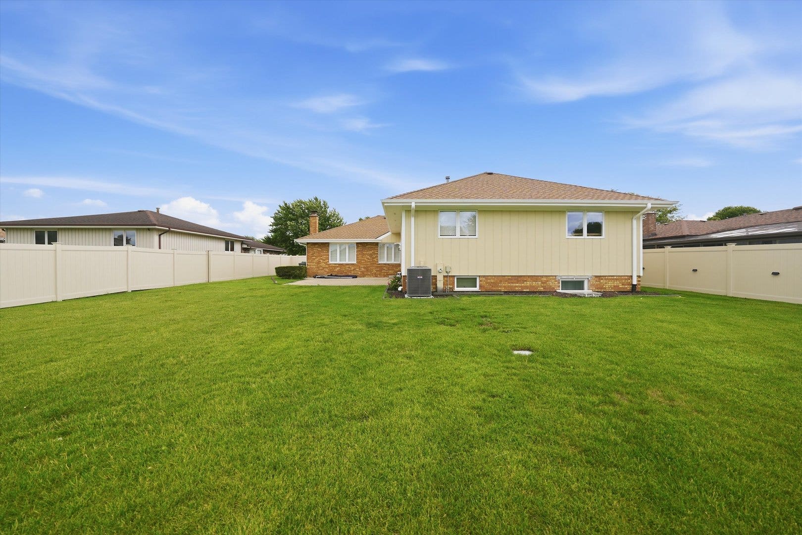 7618 W 157th Street, Orland Park, IL 60462