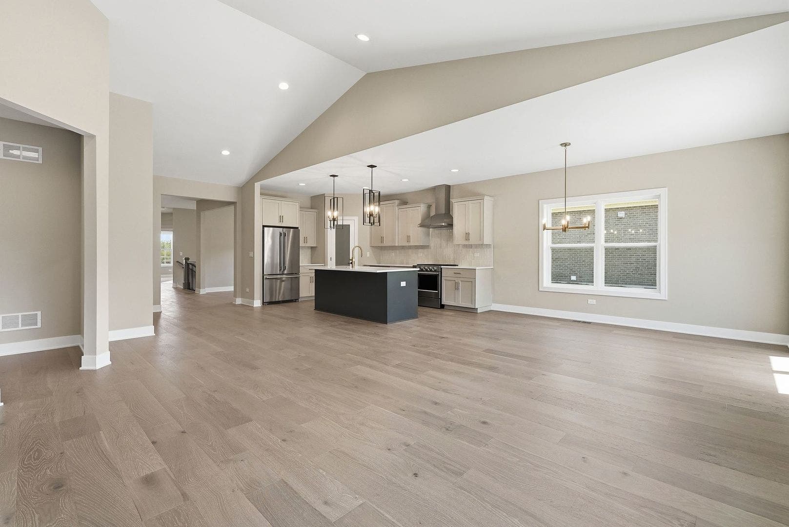 16580 Kayla Drive, Lemont, IL 60439 16580 Kayla Drive, Lemont, IL 60439