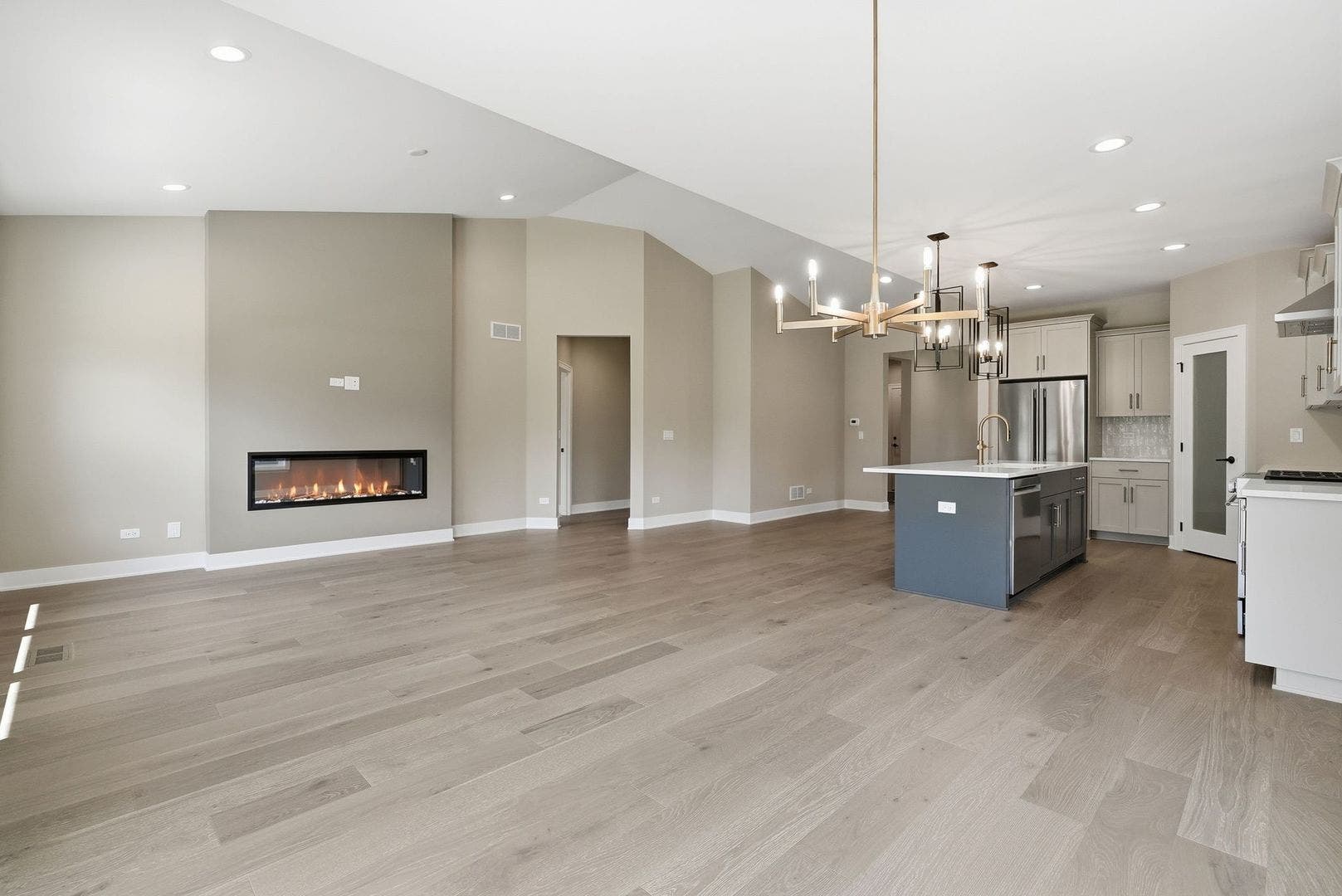 16580 Kayla Drive, Lemont, IL 60439 16580 Kayla Drive, Lemont, IL 60439