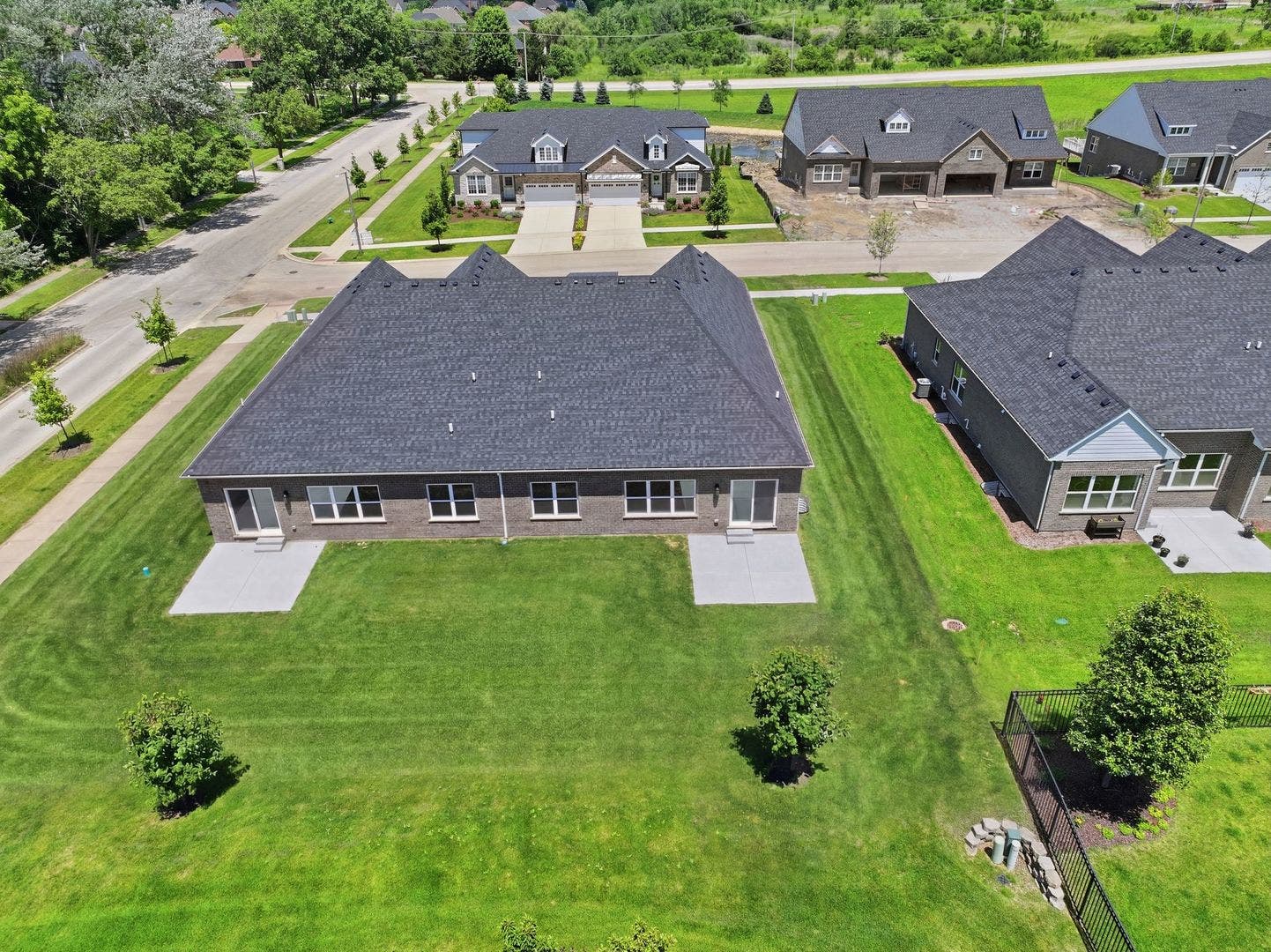 16580 Kayla Drive, Lemont, IL 60439 16580 Kayla Drive, Lemont, IL 60439