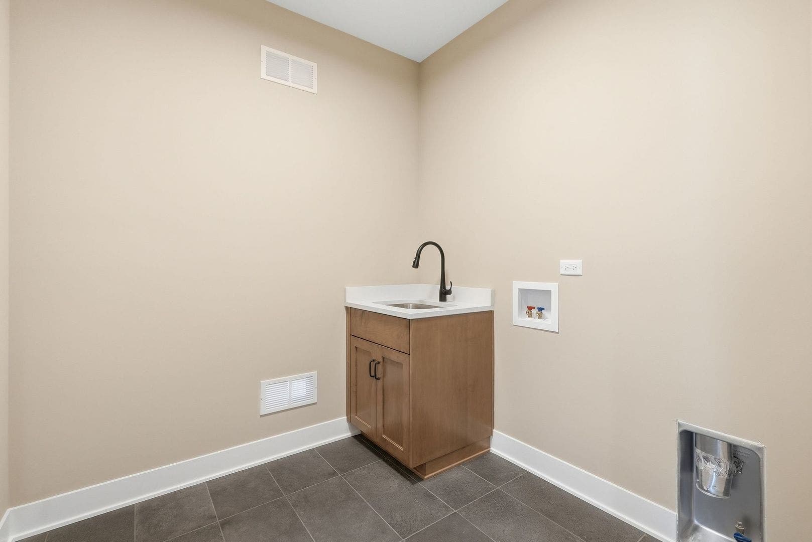 16580 Kayla Drive, Lemont, IL 60439 16580 Kayla Drive, Lemont, IL 60439