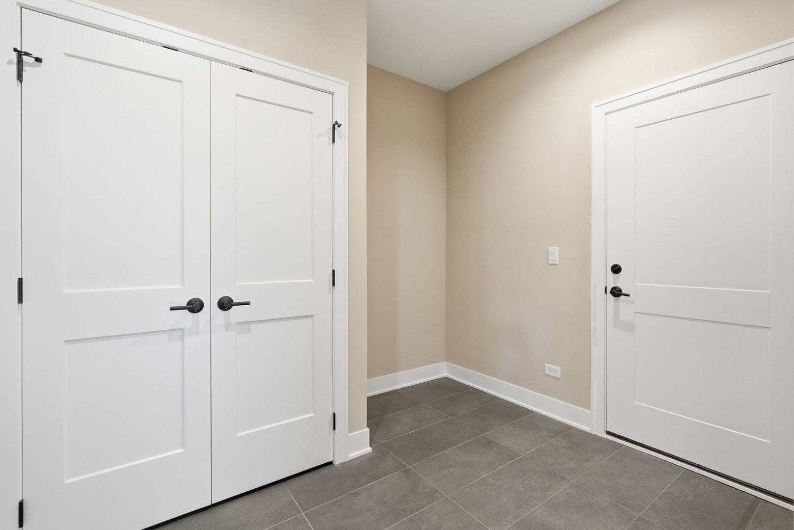 16580 Kayla Drive, Lemont, IL 60439 16580 Kayla Drive, Lemont, IL 60439